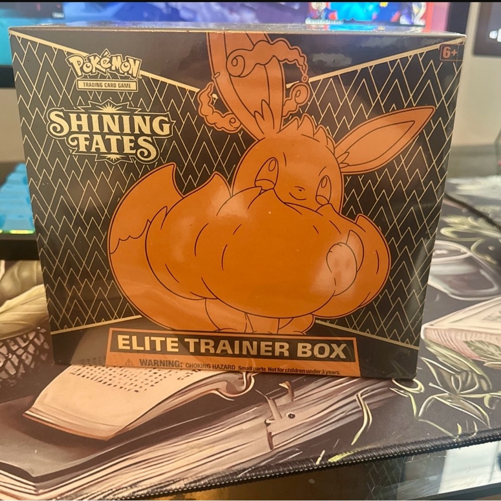 Pokémon Shining Fates Elite Trainer Box